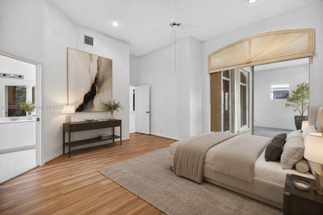 Activo con contrato: $699,000 (4 camas, 2 baños, 2157 Pies cuadrados)