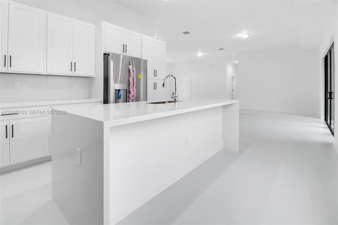 В аренду: $5,400 (5 спален, 4 ванн, 0 Квадратных фут)