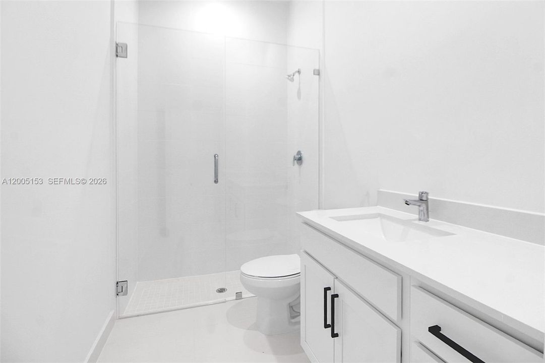 В аренду: $5,400 (5 спален, 4 ванн, 0 Квадратных фут)