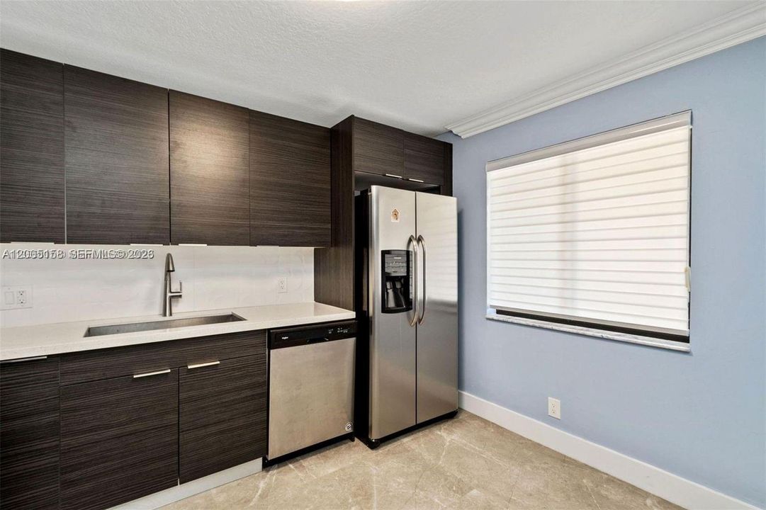 En Venta: $323,000 (2 camas, 2 baños, 1220 Pies cuadrados)