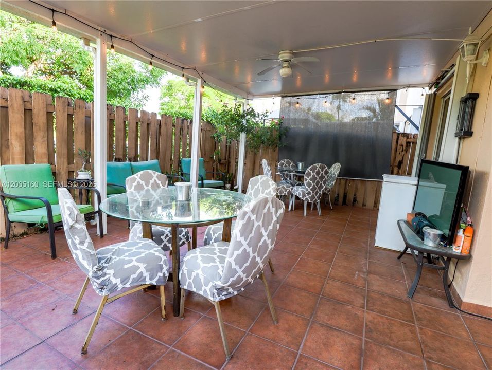 Recently Sold: $459,000 (2 beds, 2 baths, 1160 Square Feet)