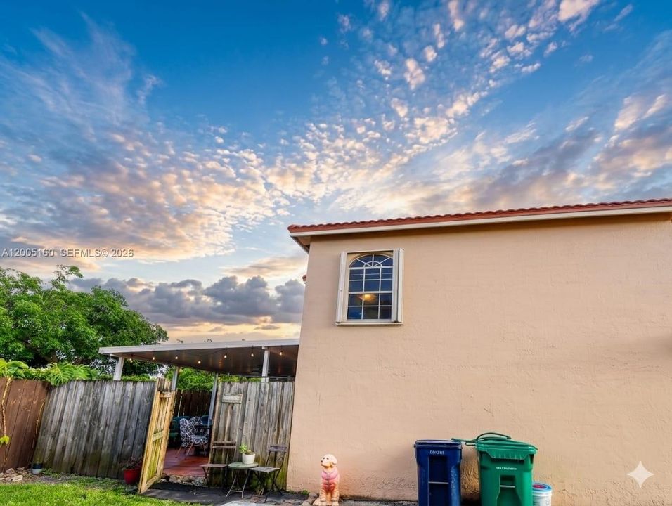 Recently Sold: $459,000 (2 beds, 2 baths, 1160 Square Feet)