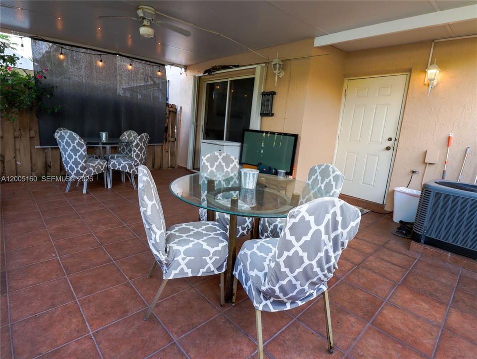 Recently Sold: $459,000 (2 beds, 2 baths, 1160 Square Feet)