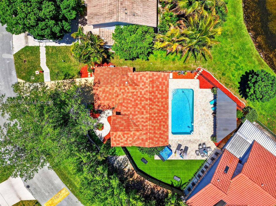 En Venta: $575,000 (3 camas, 2 baños, 1716 Pies cuadrados)