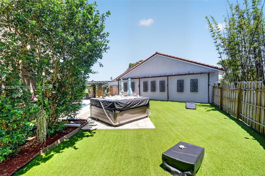 En Venta: $575,000 (3 camas, 2 baños, 1716 Pies cuadrados)