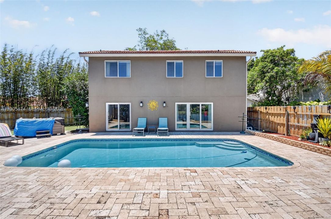 En Venta: $575,000 (3 camas, 2 baños, 1716 Pies cuadrados)