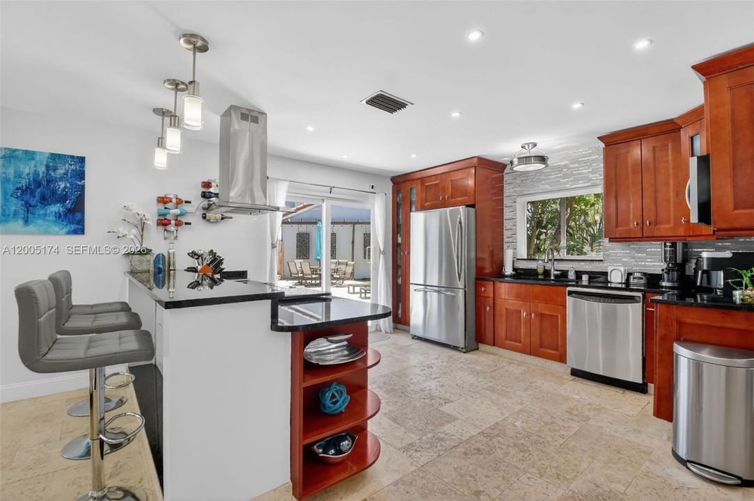 En Venta: $575,000 (3 camas, 2 baños, 1716 Pies cuadrados)