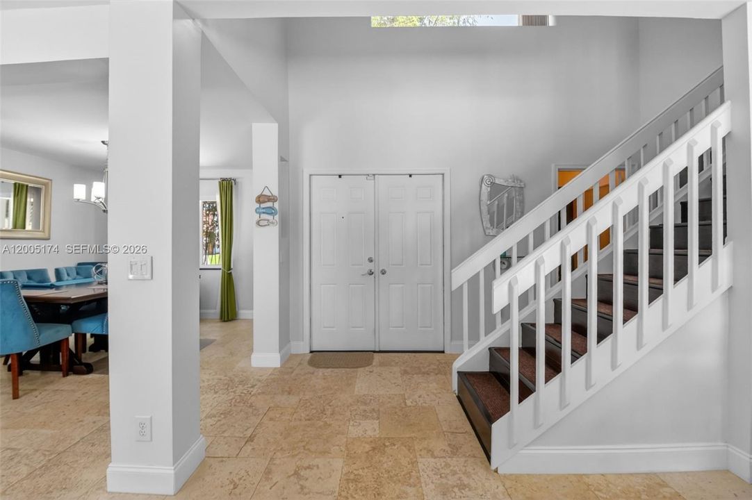 En Venta: $575,000 (3 camas, 2 baños, 1716 Pies cuadrados)
