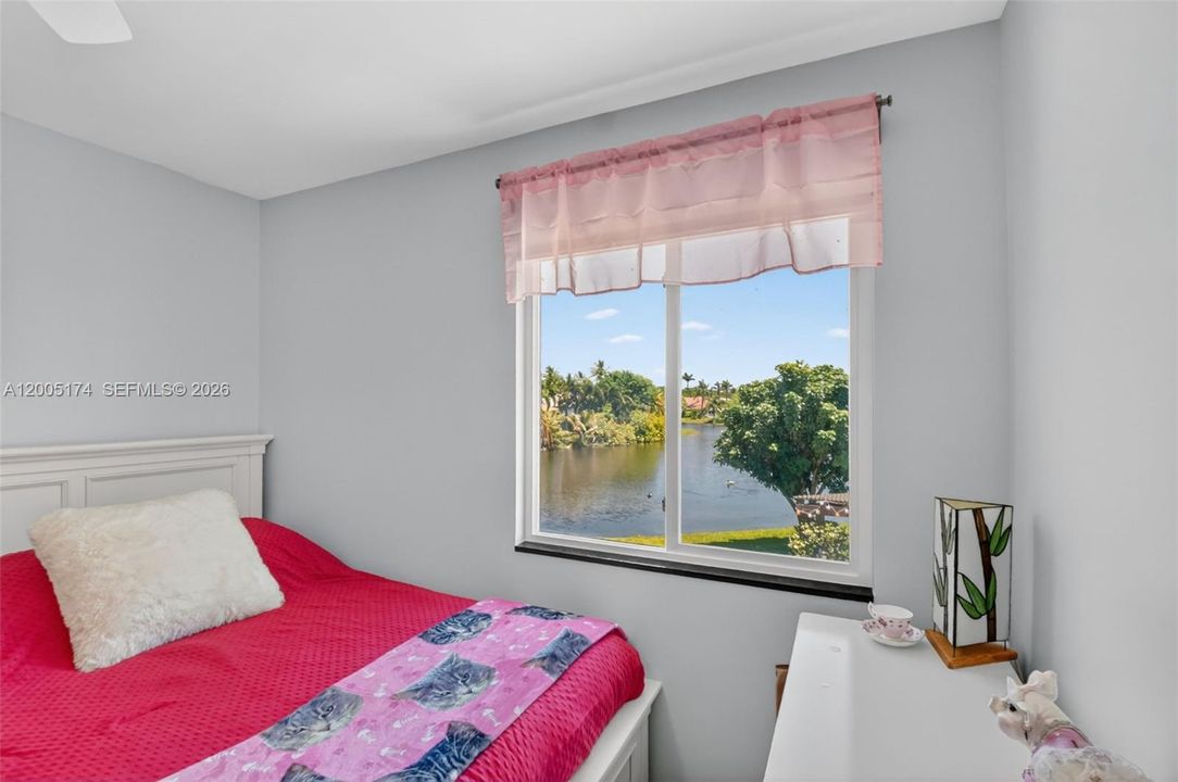 En Venta: $575,000 (3 camas, 2 baños, 1716 Pies cuadrados)