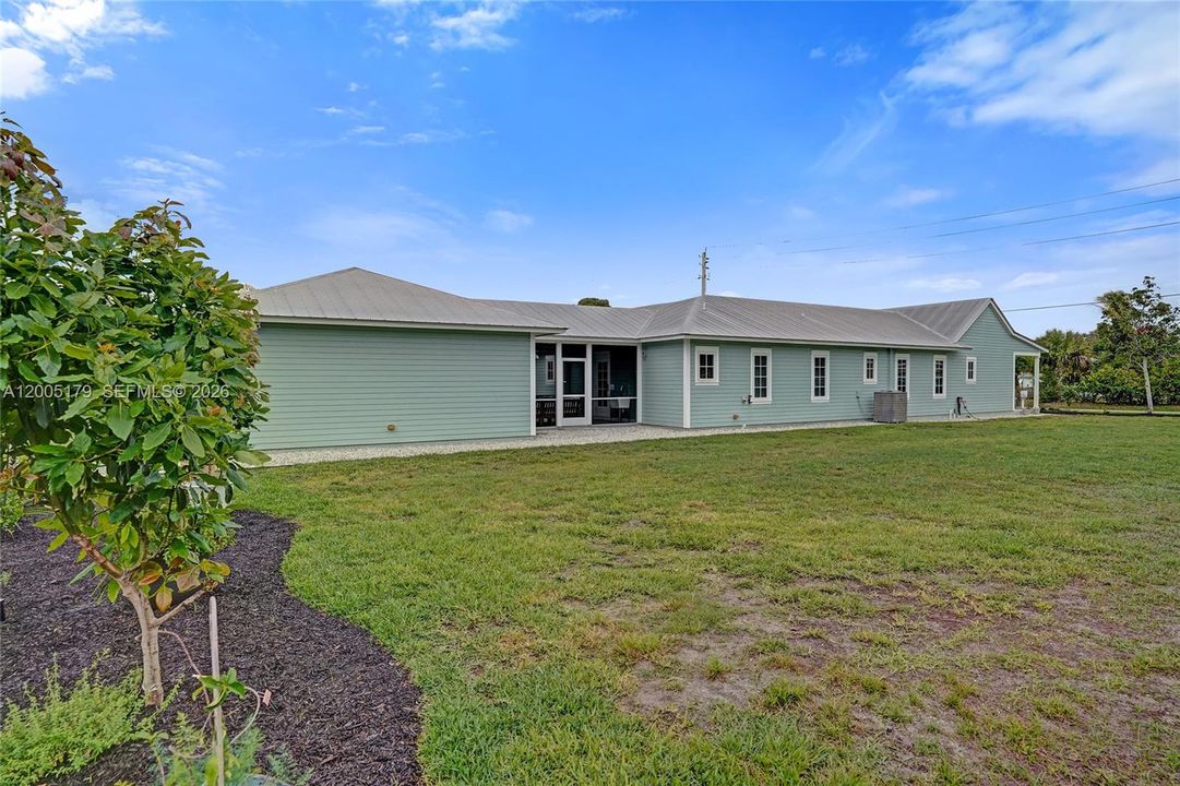 Extra lot view to side of house