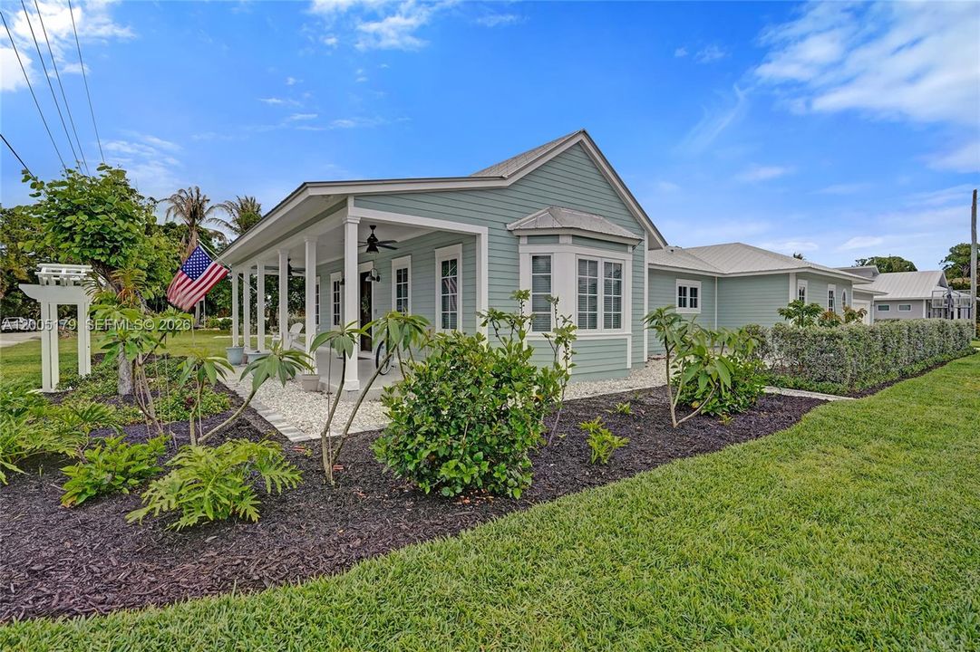 For Sale: $775,000 (4 beds, 3 baths, 2027 Square Feet)