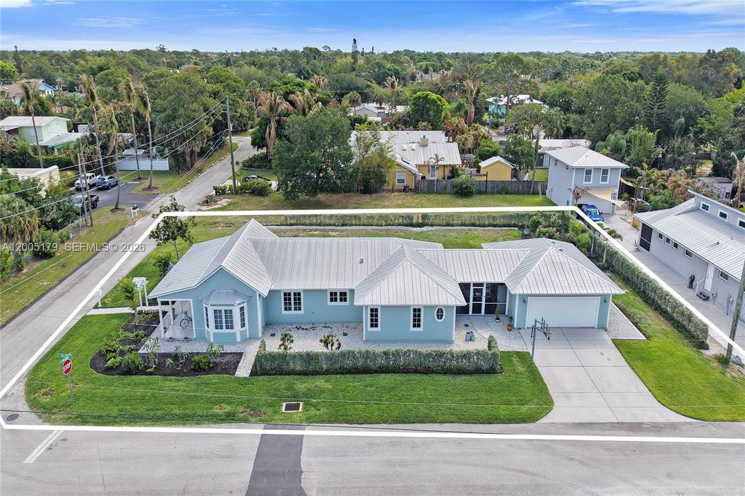 For Sale: $775,000 (4 beds, 3 baths, 2027 Square Feet)