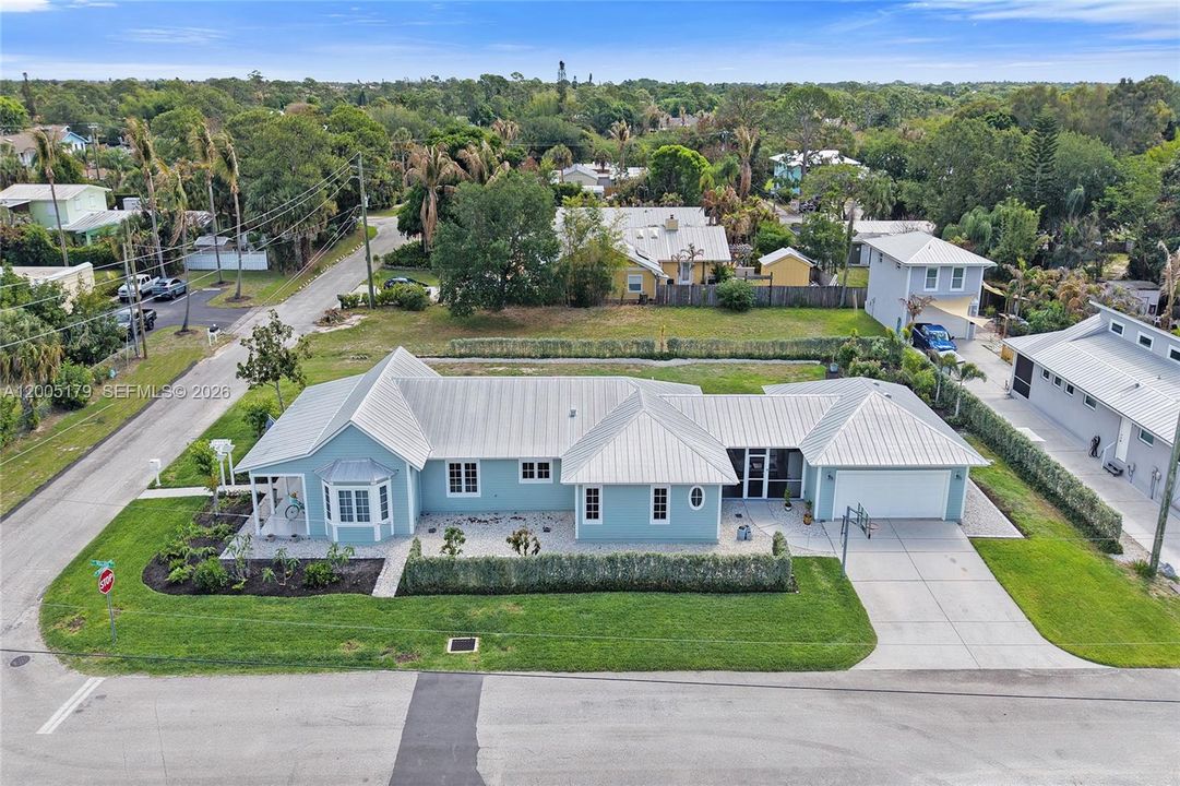 For Sale: $775,000 (4 beds, 3 baths, 2027 Square Feet)