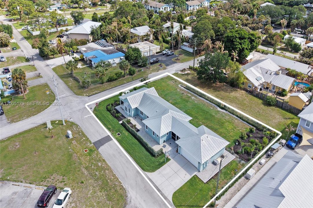 For Sale: $775,000 (4 beds, 3 baths, 2027 Square Feet)