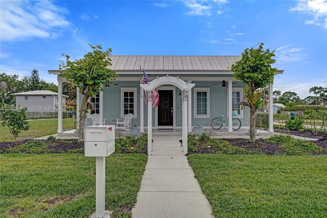 For Sale: $775,000 (4 beds, 3 baths, 2027 Square Feet)