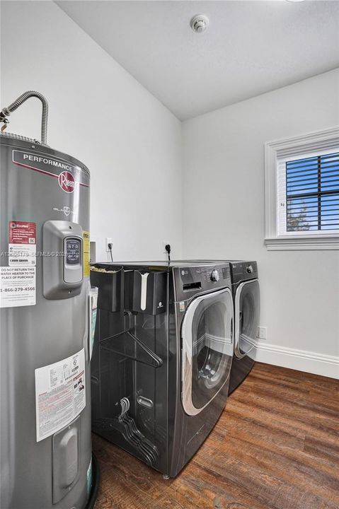 For Sale: $775,000 (4 beds, 3 baths, 2027 Square Feet)