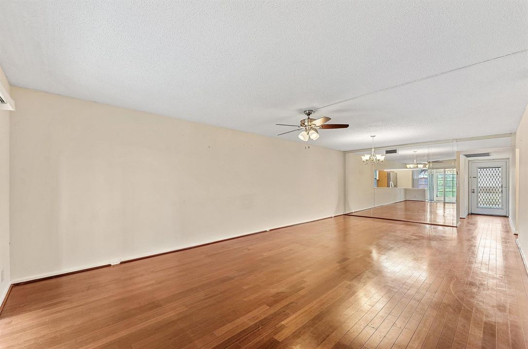 013-3301ArubaWay-C1-CoconutCreek-FL-3306