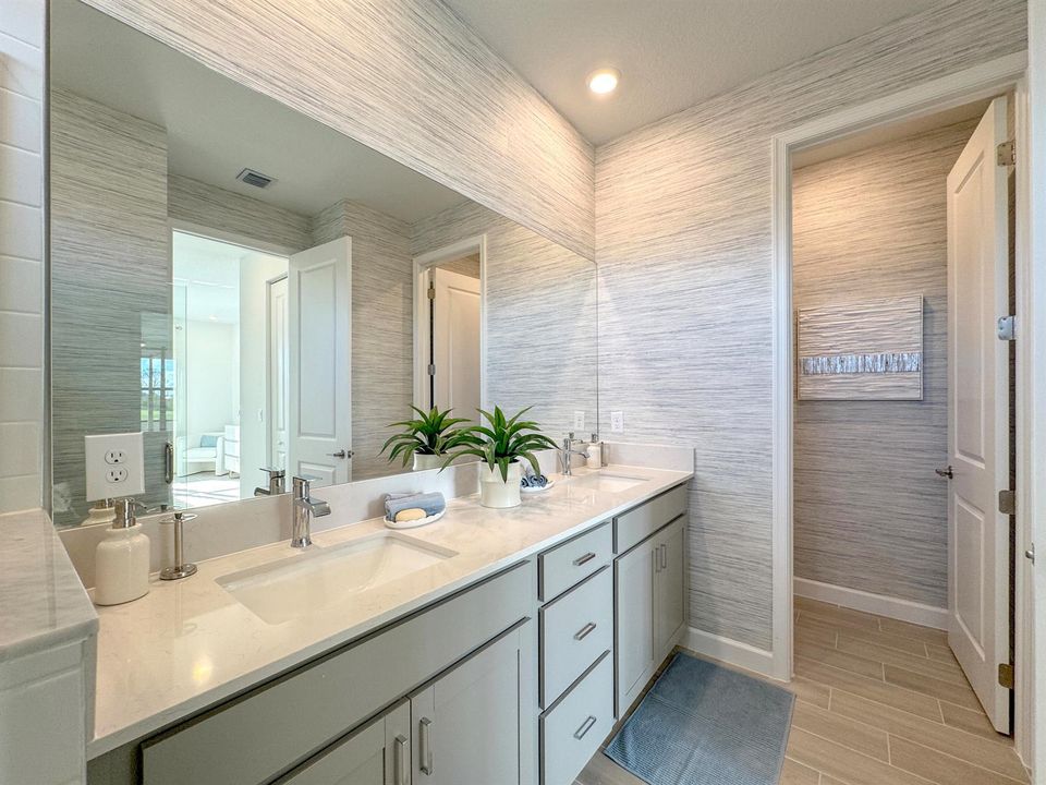 PBH_Glynlea_Victoria_Pic_Owners_Bath_2of