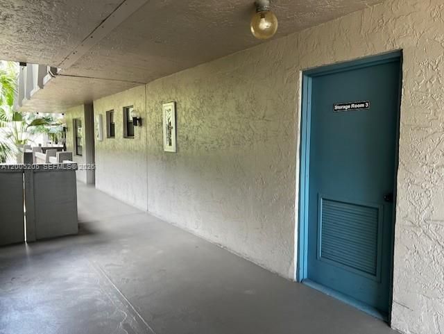 For Sale: $125,900 (1 beds, 1 baths, 773 Square Feet)