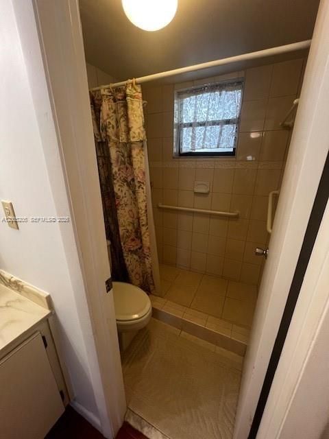 For Sale: $125,900 (1 beds, 1 baths, 773 Square Feet)