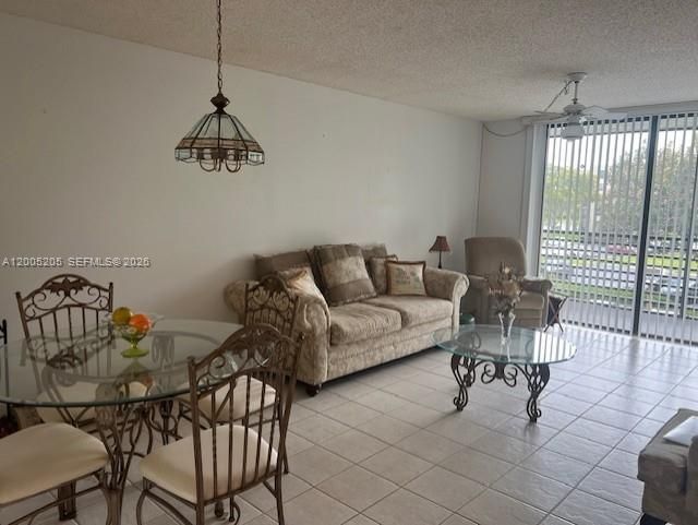 For Sale: $125,900 (1 beds, 1 baths, 773 Square Feet)