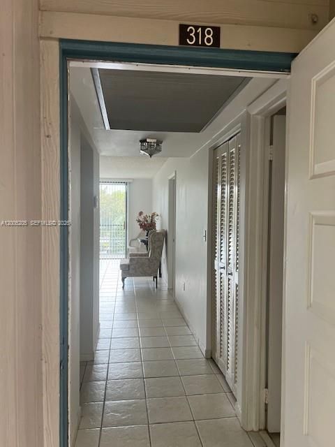 For Sale: $125,900 (1 beds, 1 baths, 773 Square Feet)