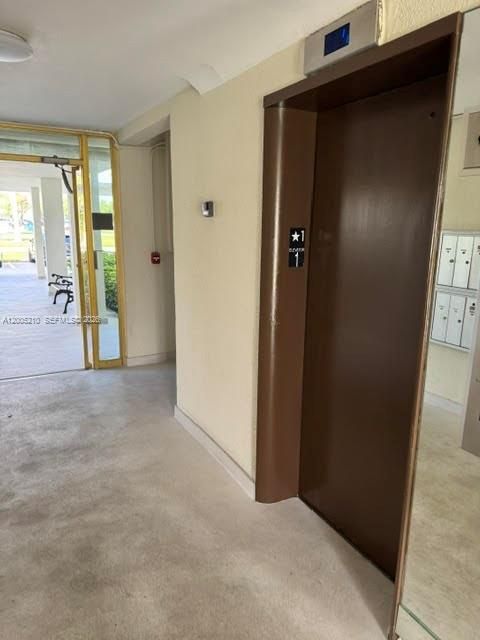 На продажу: $250,000 (2 спален, 2 ванн, 1083 Квадратных фут)