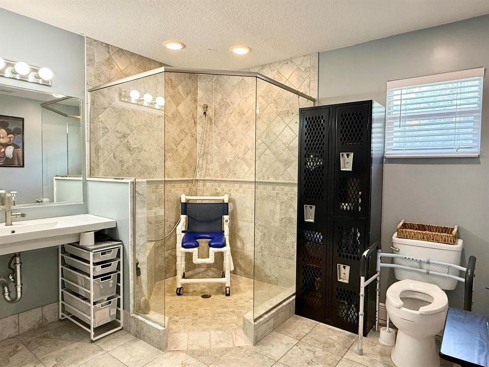 Guest House Bathroom