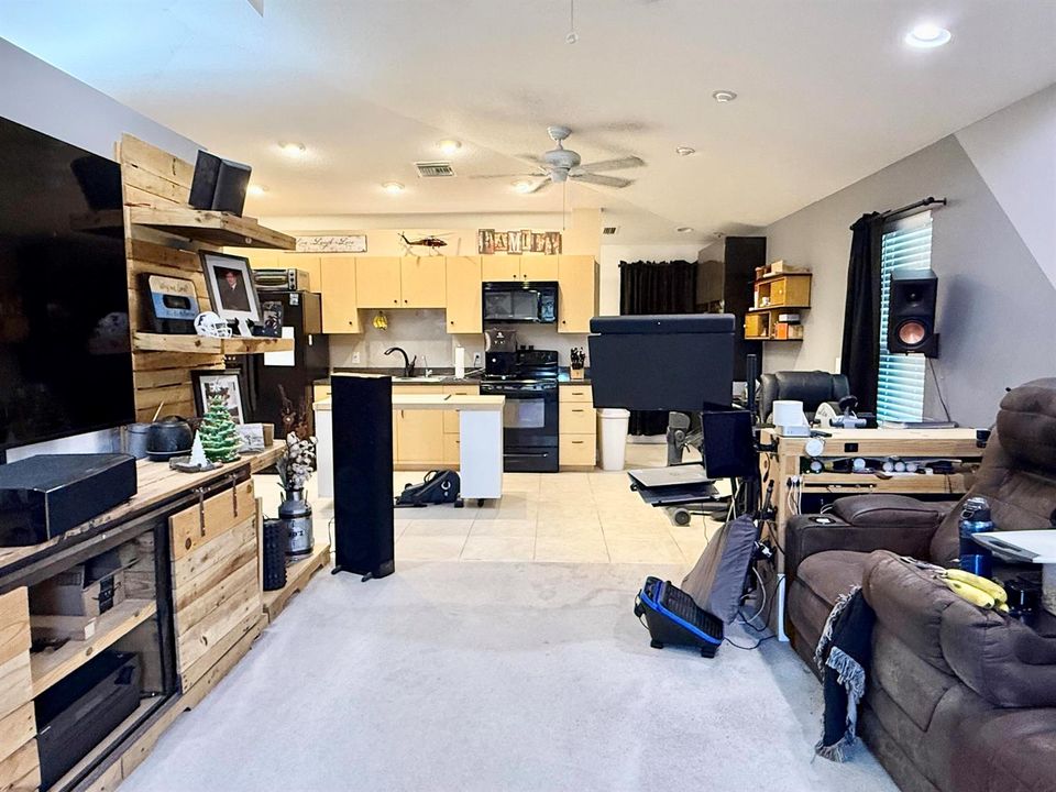 Guest House Living rm