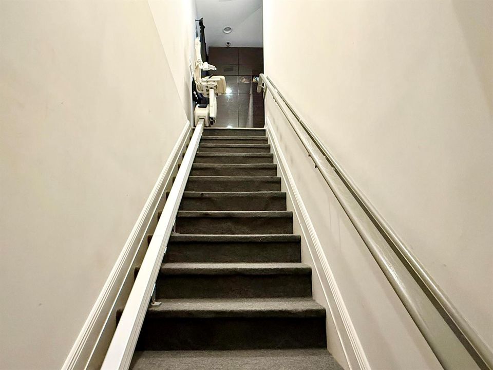 ADA complaint Lift