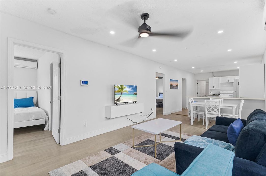 For Rent: $1,900 (3 beds, 1 baths, 1110 Square Feet)