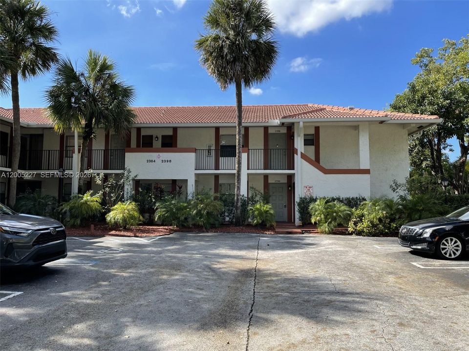 Activo con contrato: $149,900 (2 camas, 2 baños, 973 Pies cuadrados)