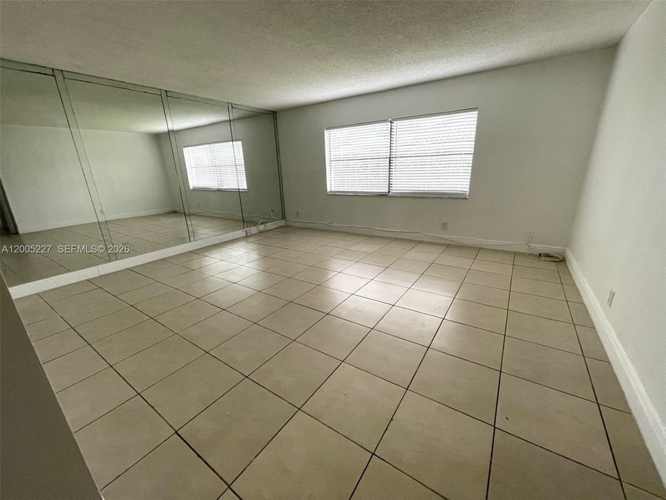 Activo con contrato: $149,900 (2 camas, 2 baños, 973 Pies cuadrados)