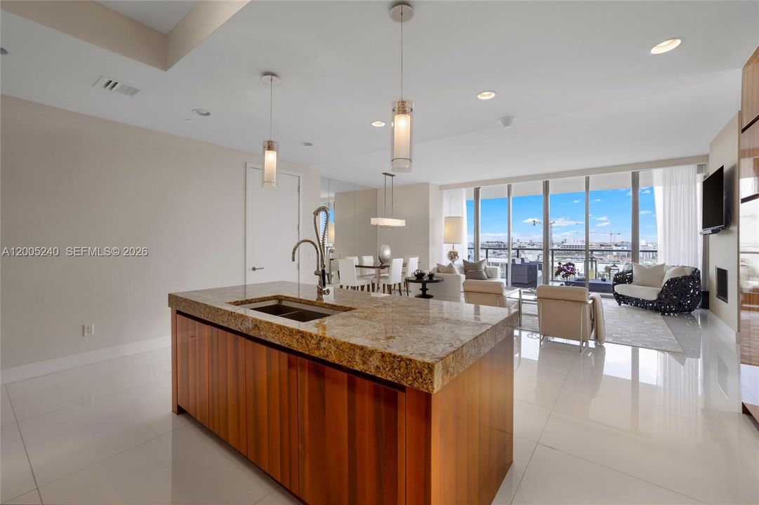 Active With Contract: $25,000 (2 beds, 2 baths, 1777 Square Feet)