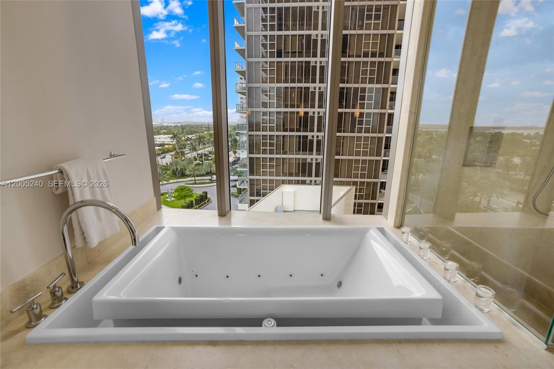 Active With Contract: $25,000 (2 beds, 2 baths, 1777 Square Feet)