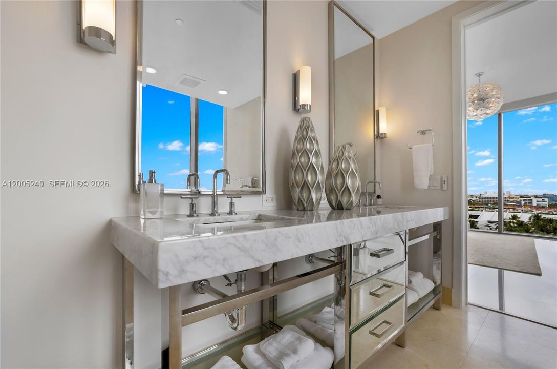 Active With Contract: $25,000 (2 beds, 2 baths, 1777 Square Feet)
