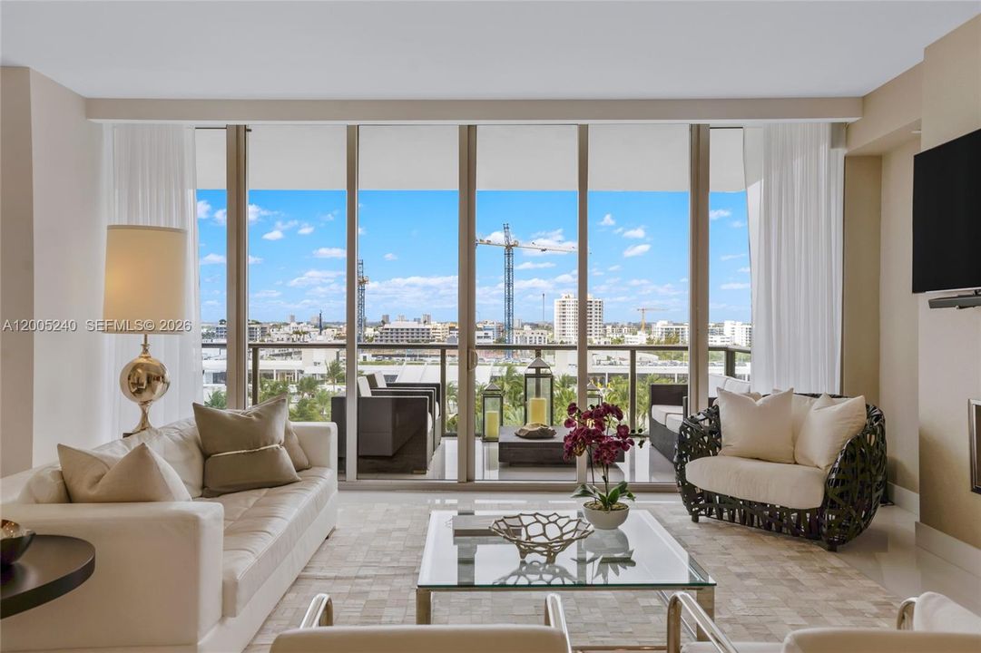 Active With Contract: $25,000 (2 beds, 2 baths, 1777 Square Feet)