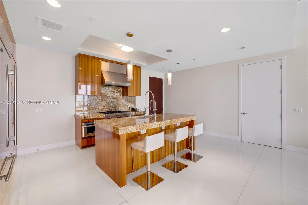 Active With Contract: $25,000 (2 beds, 2 baths, 1777 Square Feet)