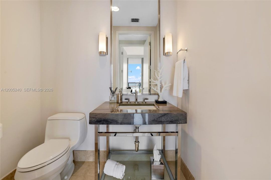 Active With Contract: $25,000 (2 beds, 2 baths, 1777 Square Feet)