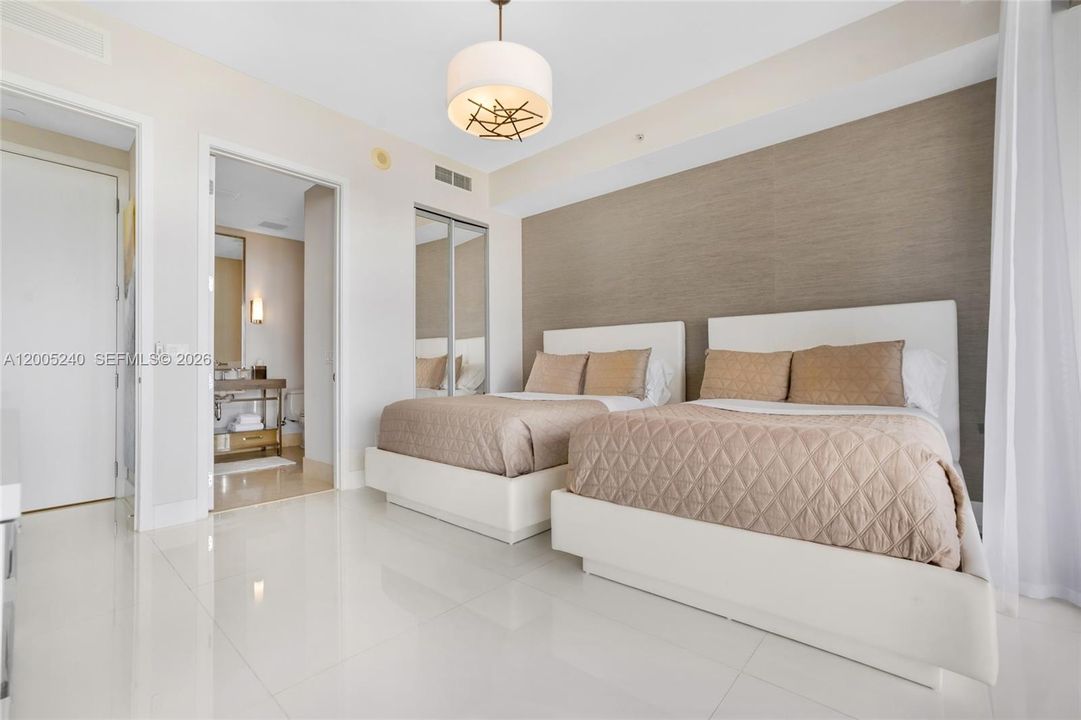 Active With Contract: $25,000 (2 beds, 2 baths, 1777 Square Feet)