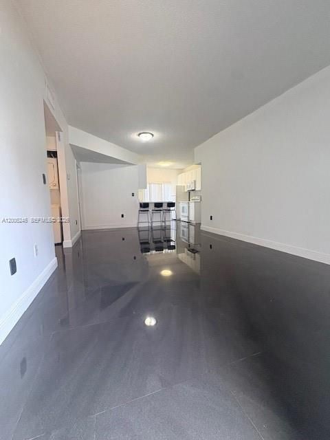 Activo con contrato: $2,350 (2 camas, 2 baños, 824 Pies cuadrados)