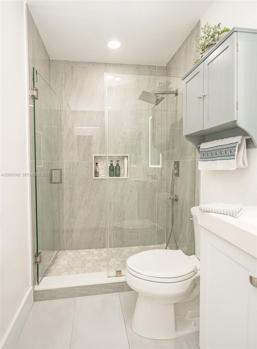 Active With Contract: $499,000 (3 beds, 2 baths, 1369 Square Feet)