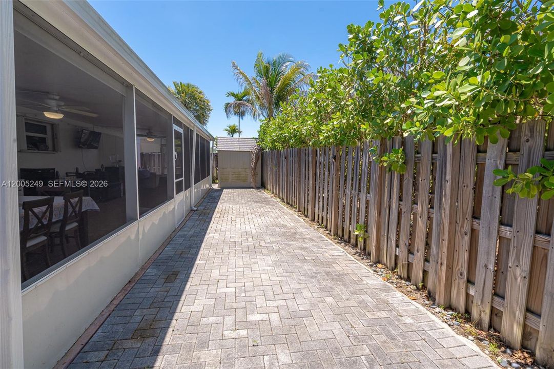 Active With Contract: $499,000 (3 beds, 2 baths, 1369 Square Feet)