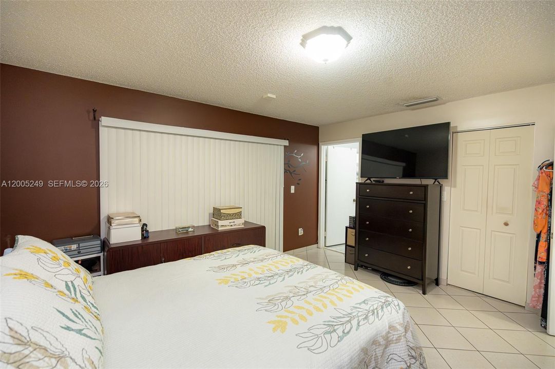 Active With Contract: $499,000 (3 beds, 2 baths, 1369 Square Feet)