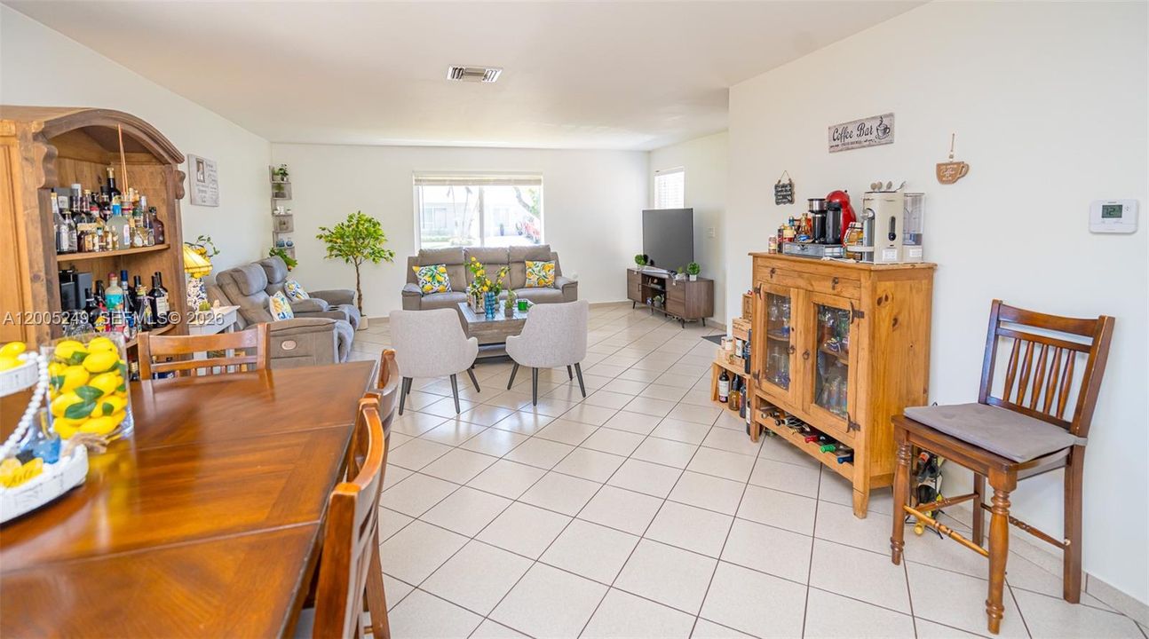 Active With Contract: $499,000 (3 beds, 2 baths, 1369 Square Feet)