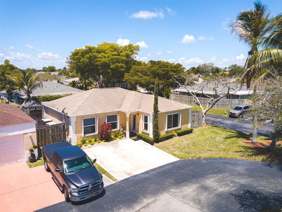 Active With Contract: $499,000 (3 beds, 2 baths, 1369 Square Feet)