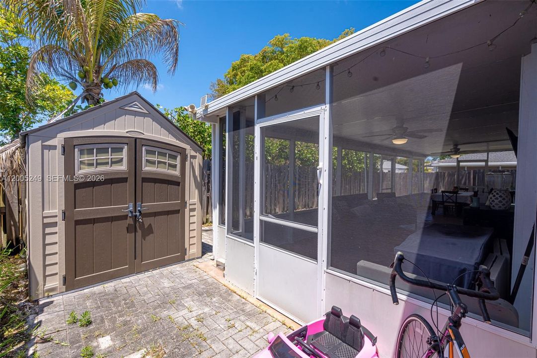 Active With Contract: $499,000 (3 beds, 2 baths, 1369 Square Feet)