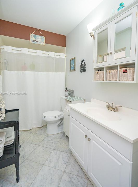Active With Contract: $499,000 (3 beds, 2 baths, 1369 Square Feet)