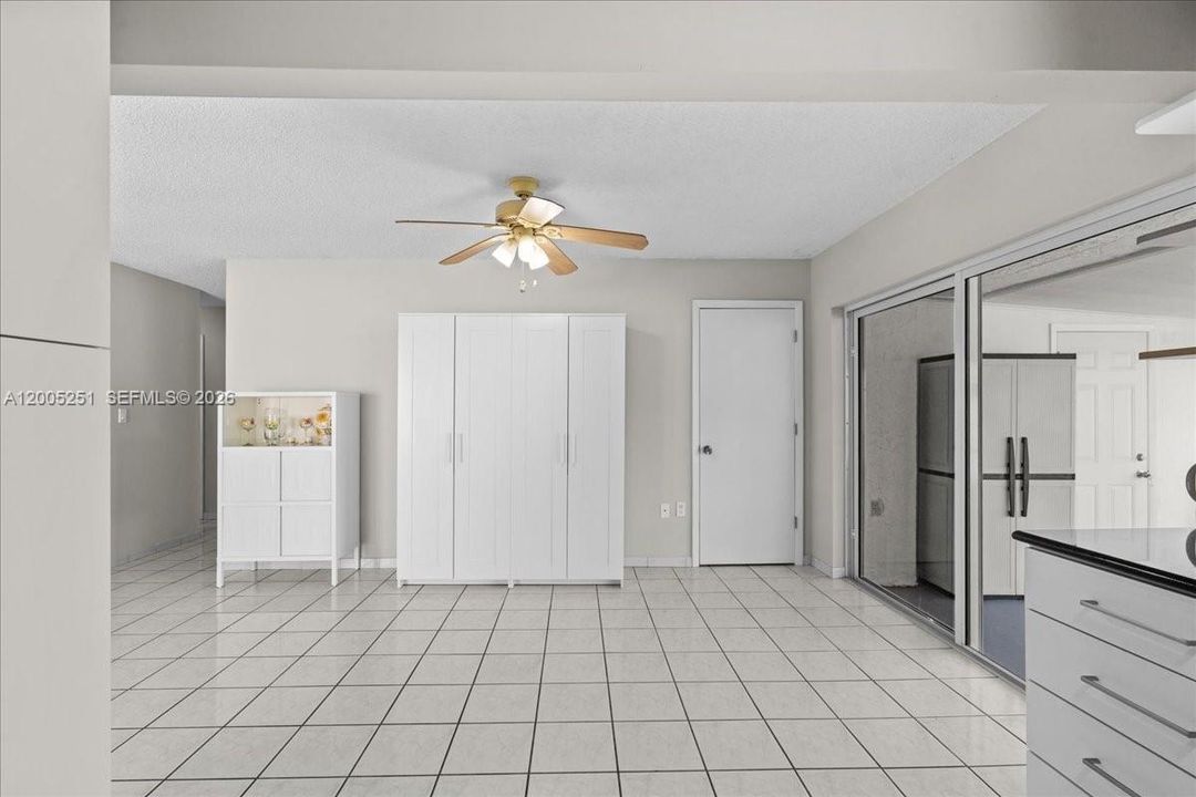 Dining Area Off Kitchen