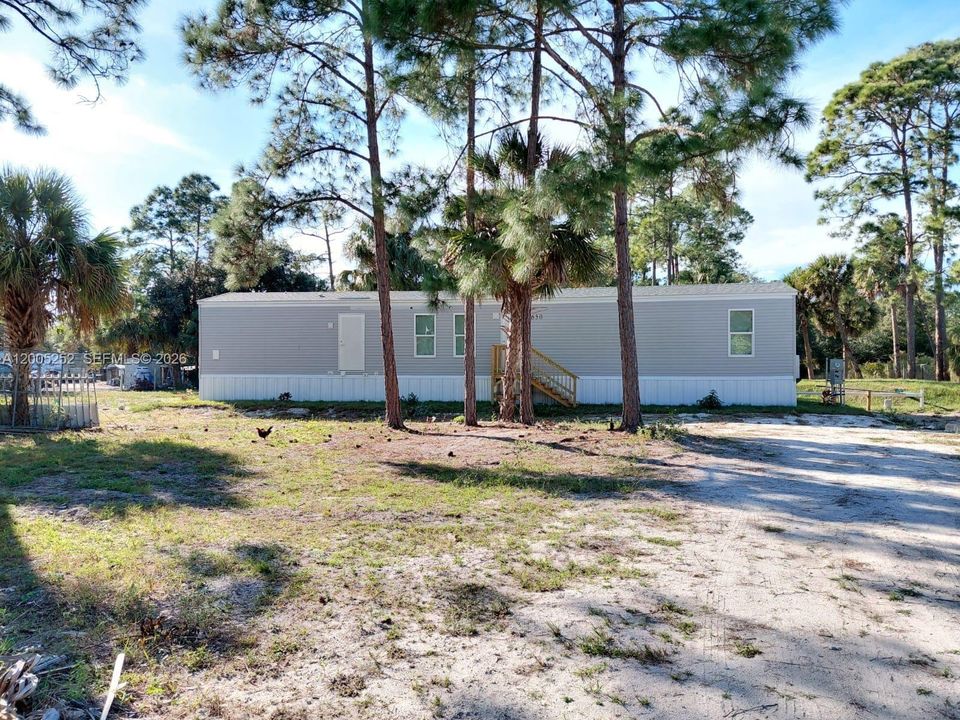 For Sale: $199,900 (3 beds, 2 baths, 952 Square Feet)